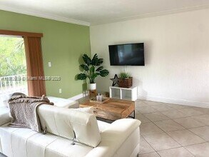 8601 SW 94th St in Miami, FL - Building Photo - Building Photo