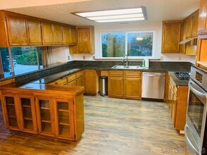 18033 Willow St in Hesperia, CA - Building Photo - Building Photo