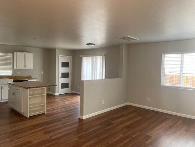 7433 Spey Dr in Reno, NV - Building Photo - Building Photo