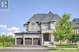 85 Spring Hill Dr in King, ON - Building Photo