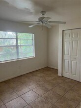 1240 Highland St in Sarasota, FL - Building Photo - Building Photo