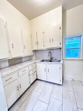 37 W Dorrance St in Kingston, PA - Foto de edificio - Building Photo