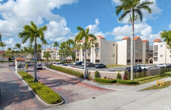 6135 NW 186th St in Hialeah, FL - Building Photo - Building Photo