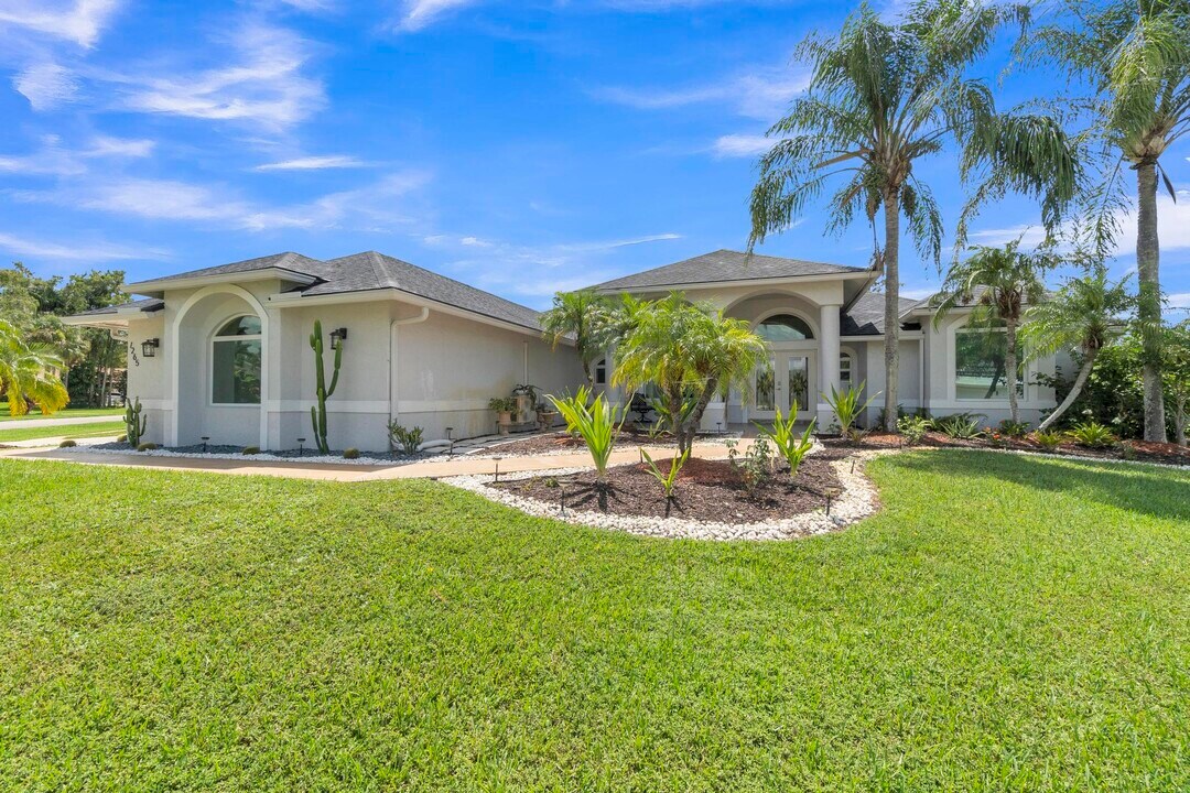 1265 Longlea Terrace in Wellington, FL - Building Photo