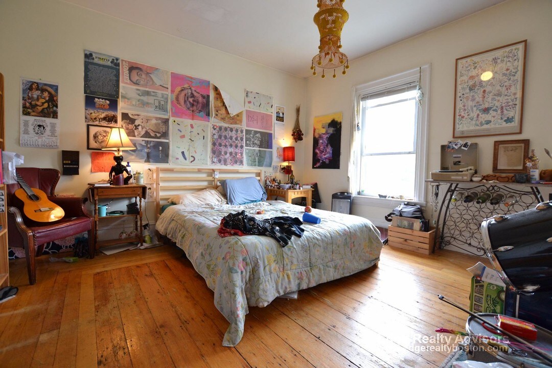119 Franklin St, Unit 2 in Boston, MA - Building Photo