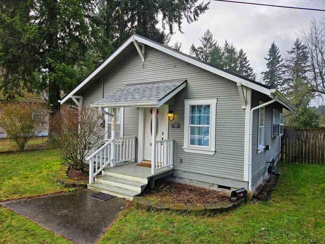 508 Binghampton St in Rainier, WA - Building Photo - Building Photo