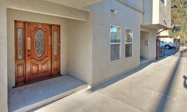 3105 Walton Ave, Unit A in Los Angeles, CA - Building Photo - Building Photo