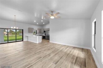 6151 Hershey Ave in Ft. Myers, FL - Building Photo - Building Photo