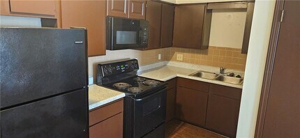 635 Whitham Ave in Fayetteville, AR - Building Photo - Building Photo