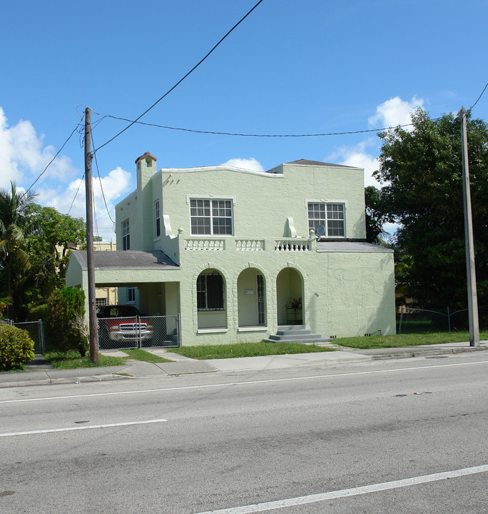 295 NE 82nd St in Miami, FL - Foto de edificio