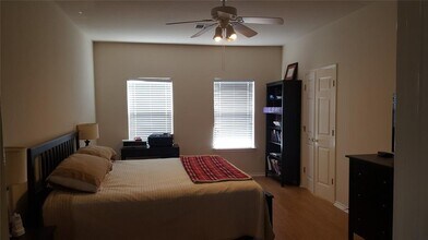 11725 Lansdowne Rd in Austin, TX - Building Photo - Building Photo