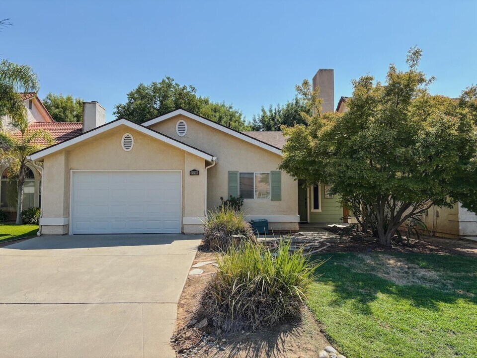 9598 N Sharon Ave in Fresno, CA - Building Photo