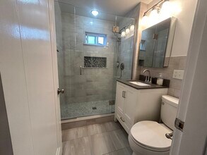 23 Webster St, Unit #1 in Malden, MA - Foto de edificio - Building Photo