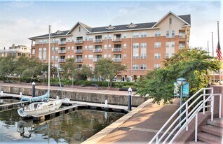 23 Pierside Dr, Unit 212 in Baltimore, MD - Building Photo
