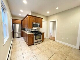 72 Calumet St in Boston, MA - Building Photo