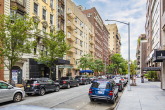 29 W 64th St in New York, NY - Building Photo - Primary Photo