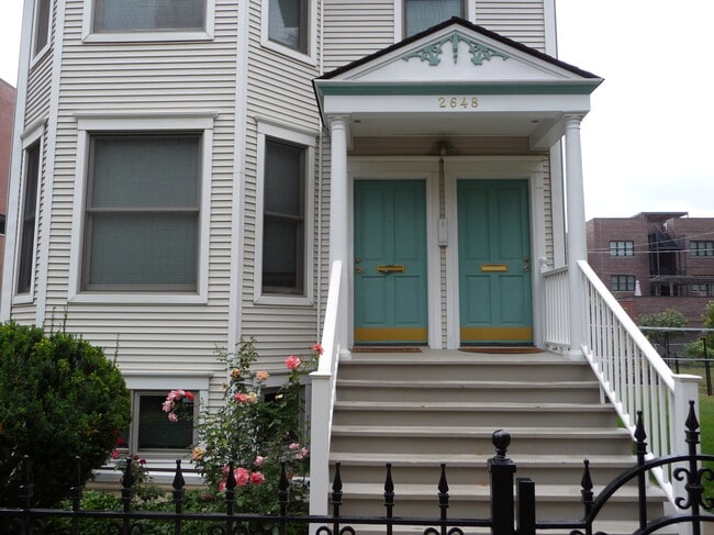 2648 N Greenview Ave, Unit APT 2 in Chicago, IL - Building Photo - Building Photo