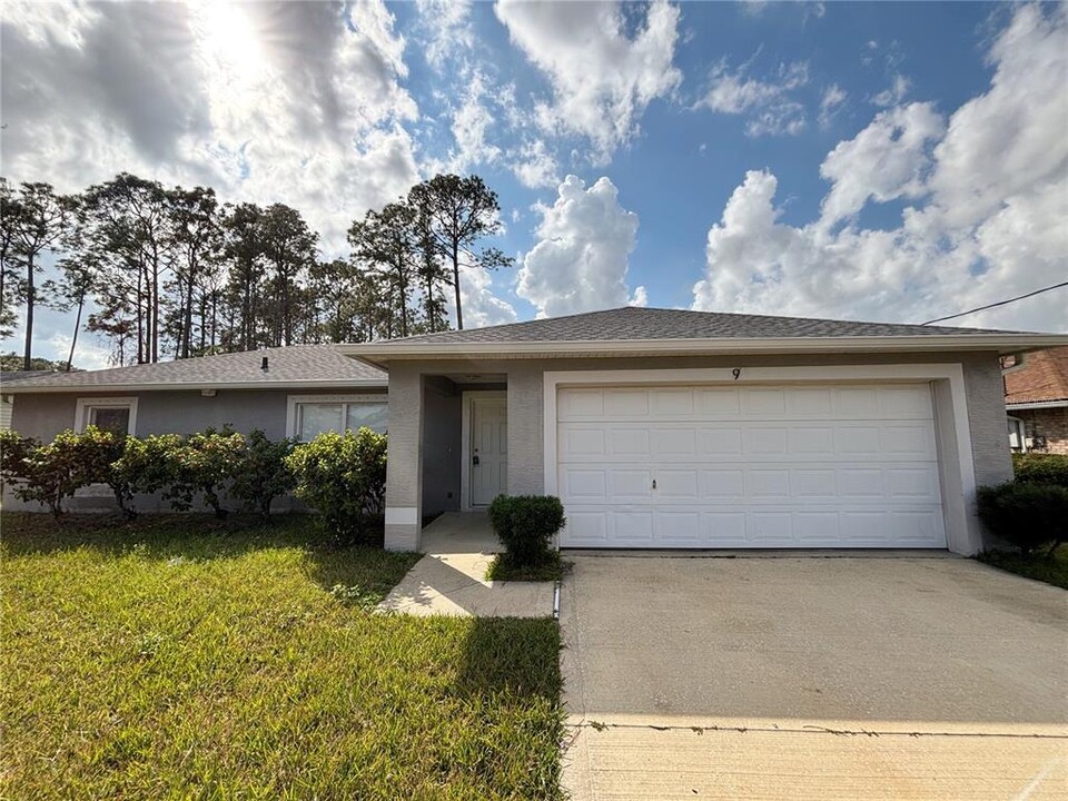 9 Bolling Ln in Palm Coast, FL - Building Photo