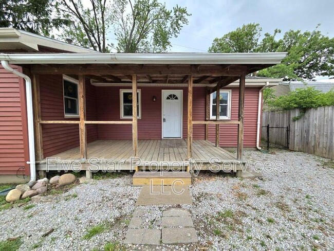 2606 Fox Bridge Rd in Springfield, IL - Building Photo - Building Photo