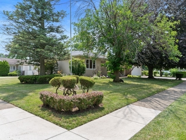 327 Marion Ct in Wheeling, IL - Building Photo - Building Photo
