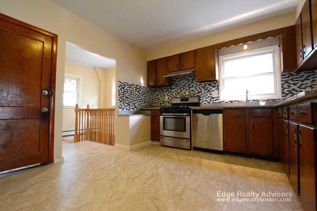 17 Cufflin St, Unit 1 in Boston, MA - Building Photo