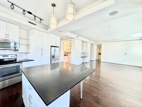 2303 Mid Ln in Houston, TX - Foto de edificio - Building Photo