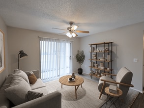 Wildewood South in Columbia, SC - Building Photo - Building Photo