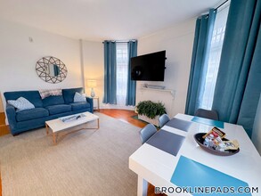 1871 Beacon St in Brookline, MA - Building Photo - Building Photo