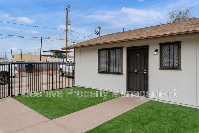 property at 1634 E Monroe St