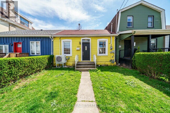 230 Emerald St N in Hamilton, ON - Building Photo - Building Photo