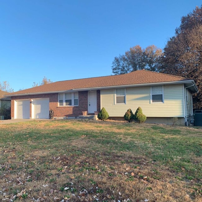 property at 125 SE 240th Rd