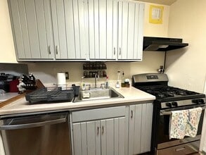 1085 Warburton Ave in Yonkers, NY - Building Photo - Building Photo