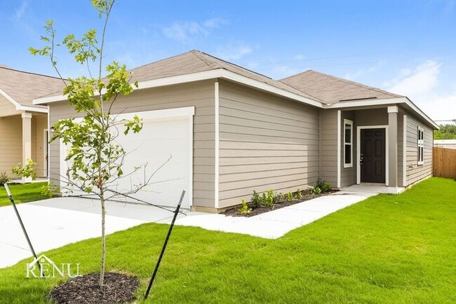 5010 Firefly Hls in Saint Hedwig, TX - Building Photo - Building Photo