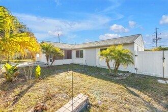 354 74th Ave NE in St. Petersburg, FL - Building Photo - Building Photo