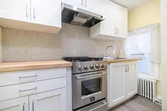 75 Soundview Ave in Stamford, CT - Building Photo - Building Photo