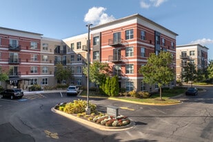 Avant at the Arboretum in Lisle, IL - Building Photo