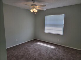 6010 Indrio Rd in Fort Pierce, FL - Building Photo