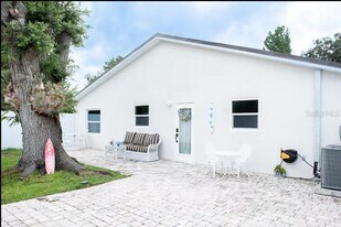 6420 Canary St in Sarasota, FL - Building Photo