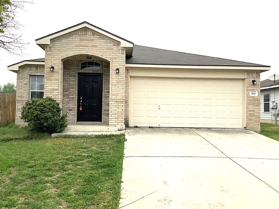 300 Cattle Run in Cibolo, TX - Building Photo