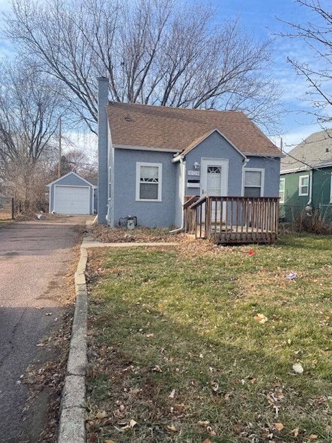 property at 1609 N Jessica Ave