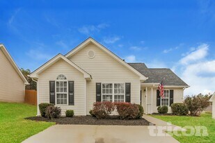 6008 Bradford Ct in Dallas, NC - Building Photo