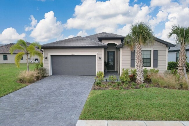 13822 Pine Lodge Ln in Ft. Myers, FL - Building Photo - Building Photo