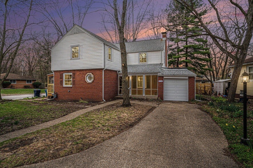 138 N Howard Ct, Unit 128 in Gary, IN - Building Photo
