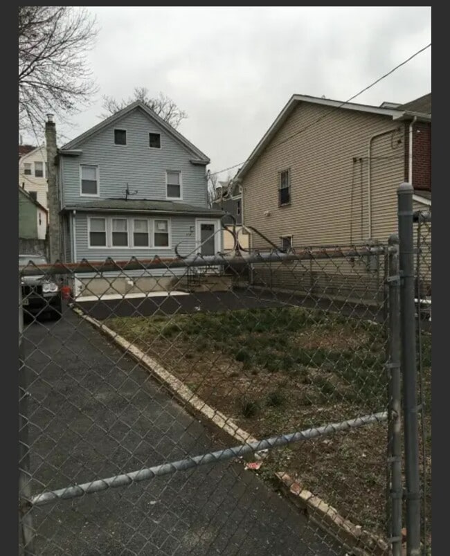property at 638 S 19th St
