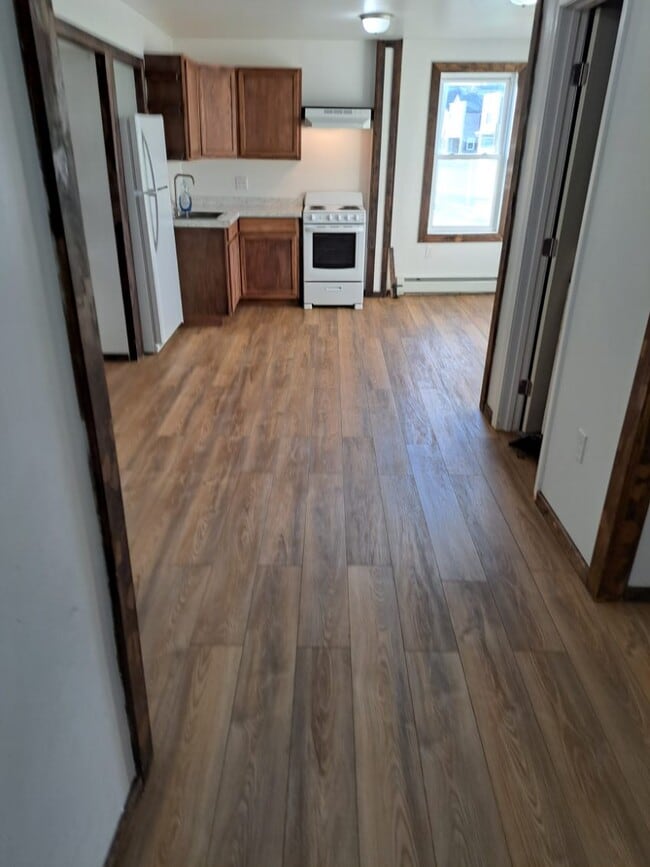 357 Main St in Madawaska, ME - Foto de edificio - Building Photo