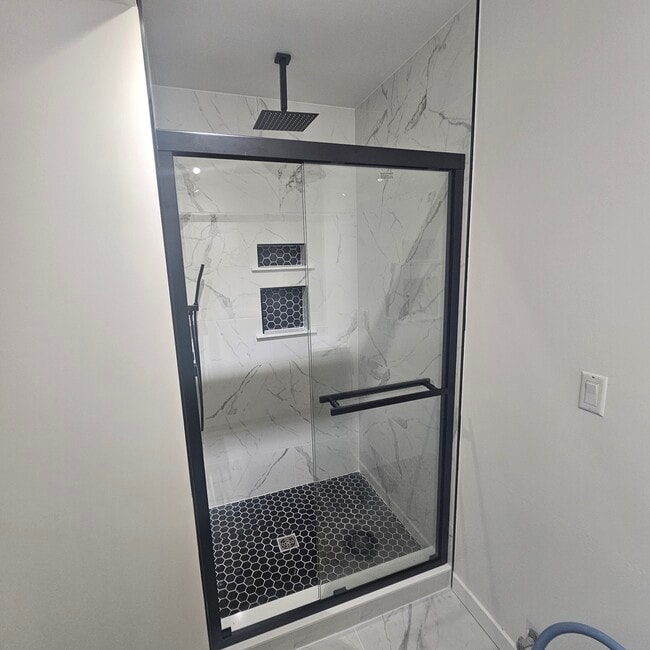 2420 Southeast Celebrity Court, Unit 2420 Apartment