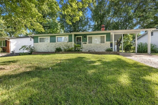 property at 1975 Yaqui Dr