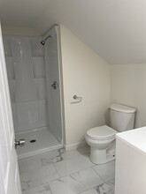 50 Lyng St, Unit 2 A in Dartmouth, MA - Building Photo - Building Photo