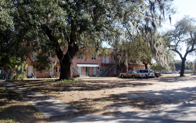 Kennedy Plaza Apartments in Tampa, FL - Building Photo - Building Photo