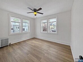 367 Sanford Ave in Newark, NJ - Foto de edificio - Building Photo